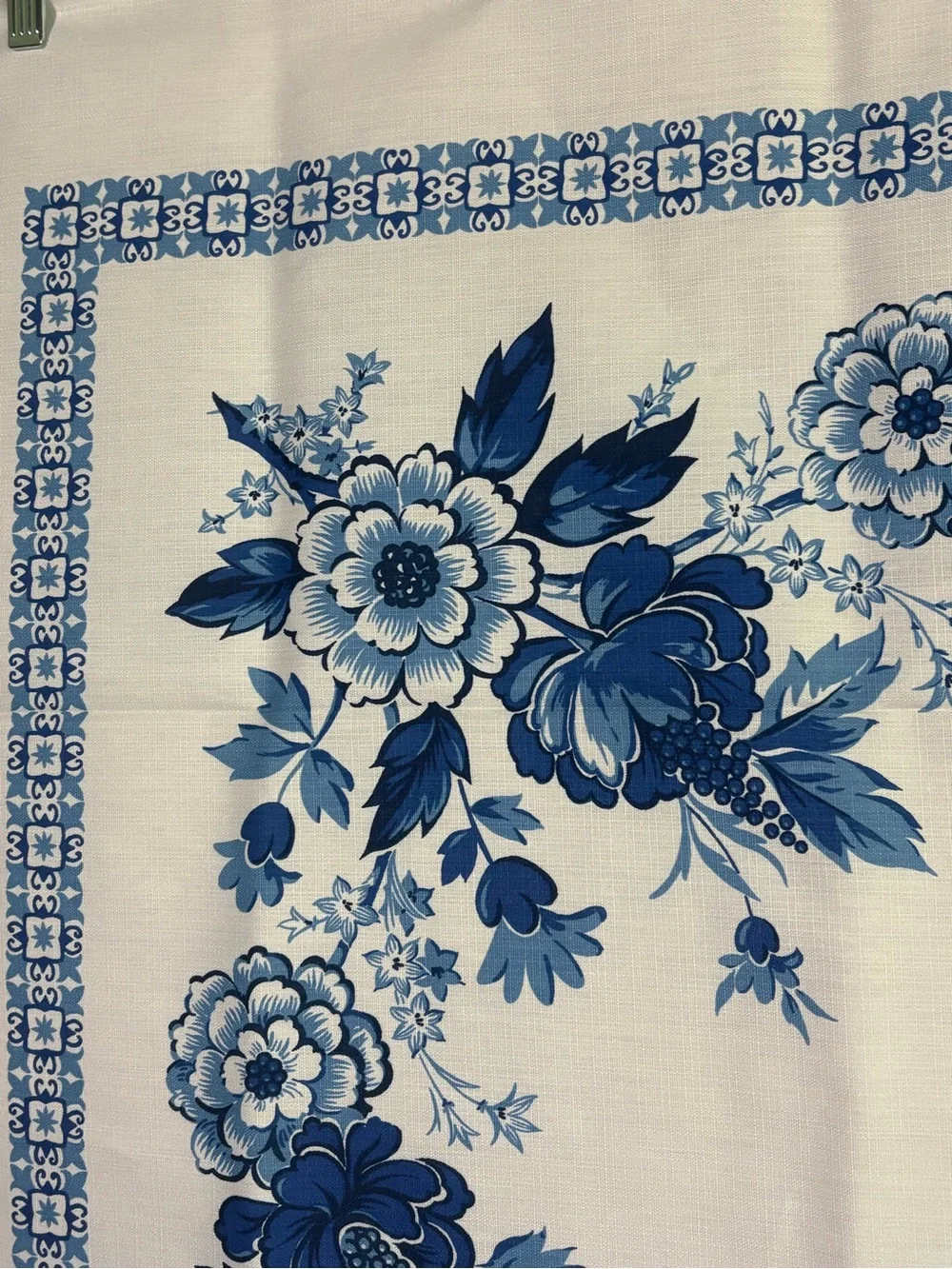 DELFT WARE TOILE TABLE CLOTH